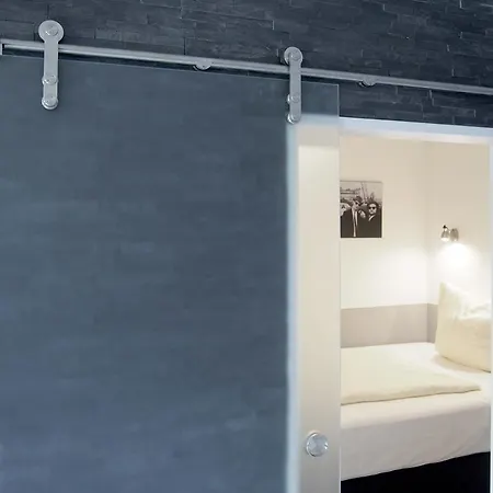 Daire Boardinghouse Frankfurt Airport 2 *